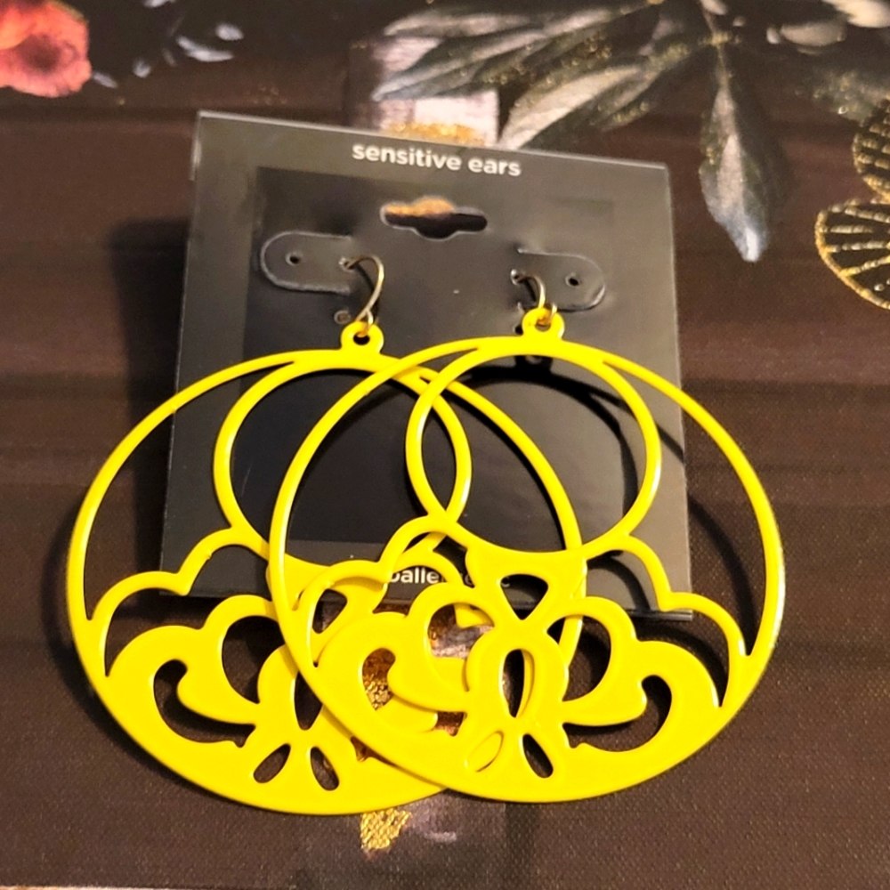 Sensitive Ears So Yellow Earrings